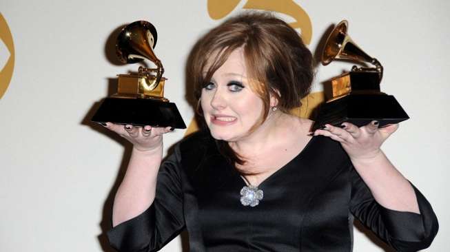 Adele Kalahkan Bieber dan Ariana Grande di Dua Kategori Grammy