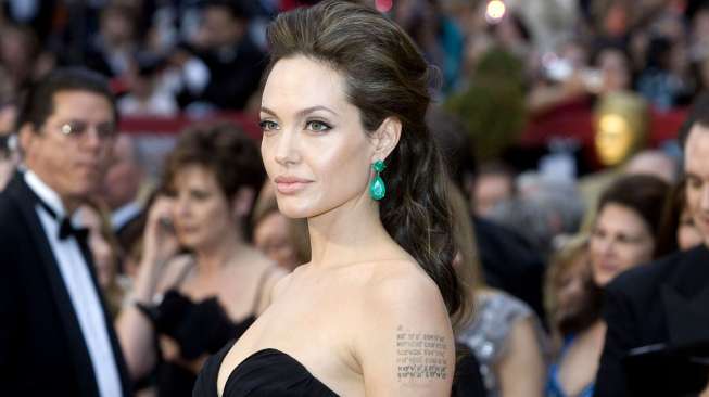 Angelina Jolie Ikut Jadi Korban Pelecehan Produser Harvey Weinstein