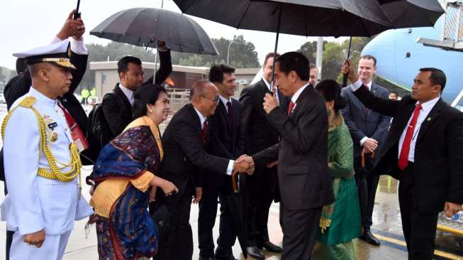 Presiden Joko Widodo tiba Bandara Kingsford-Smith Sydney Airport, Sydney, Australia, Sabtu (25/2/2017) untuk melakukan kunjungan kenegaraan selama dua hari, 25-26 Februari 2017.