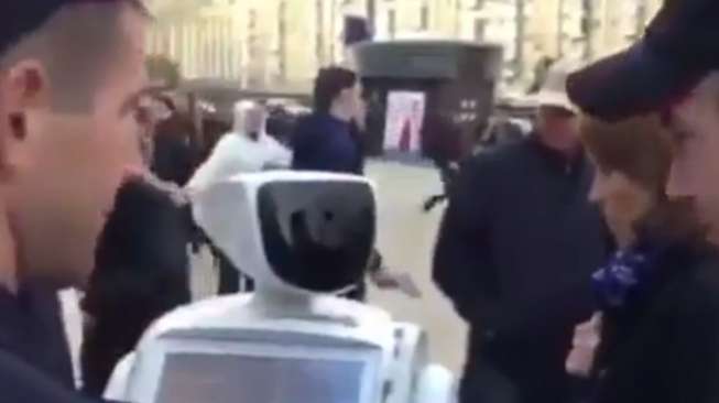 Promobot, robot buatan Rusia. [Mirror]