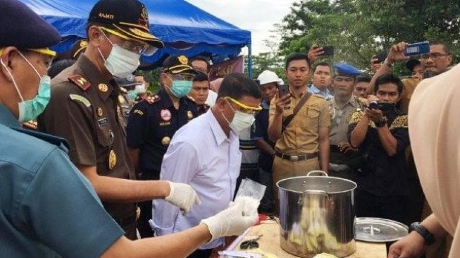 Kejari Bintan Musnahkan Barang Bukti Ada Detonator Dan Petasan