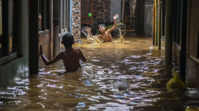 Anies Terbitkan Ingub 52 2020 Soal Pengendalian Banjir Di Jakarta