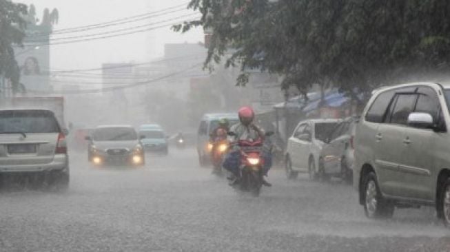 Waspada BMKG Ingatkan Hujan Masih Akan Guyur Riau Hari Ini