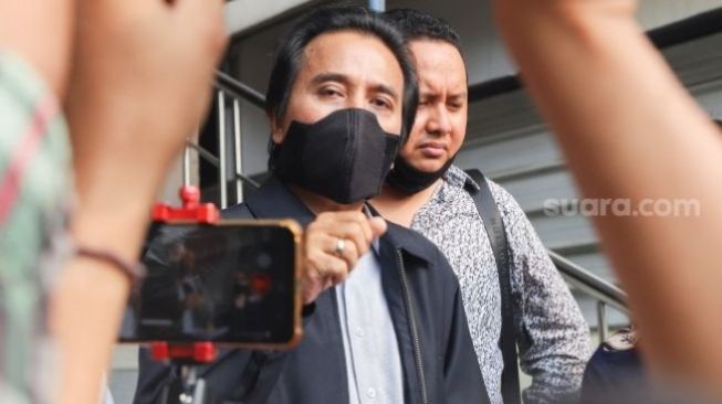 Polisi Periksa Roy Suryo Soal Kasus Dugaan Fitnah Tabrak Lari Artis Lucky