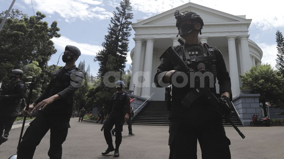 Pengamanan Saat Ibadah Jumat Agung Di Gereja Immanuel Bagian 4