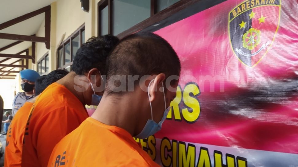 Komplotan Bapak Bapak Lakukan Pencurian Kepada Tiga Warga Surabaya