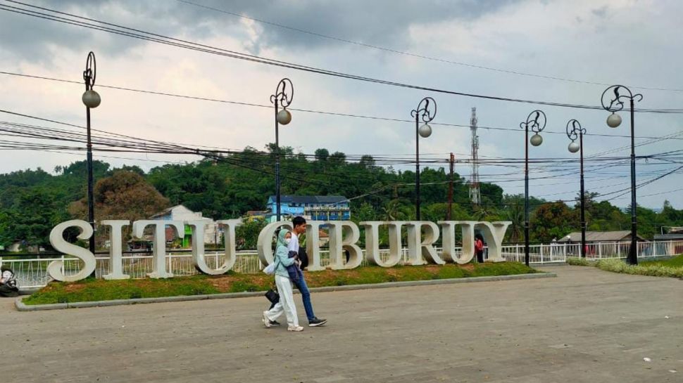 Tampil Dengan Wajah Baru Pengunjung Situ Ciburuy Di Bandung Barat