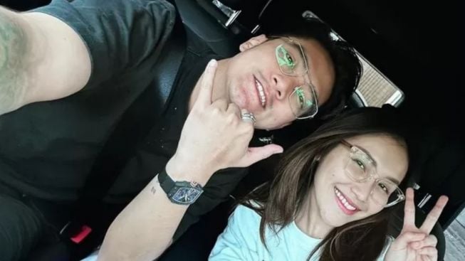 Kumpulan Berita BOY WILLIAM DAN AYU TING TING Waduh Belum Jadi Suami