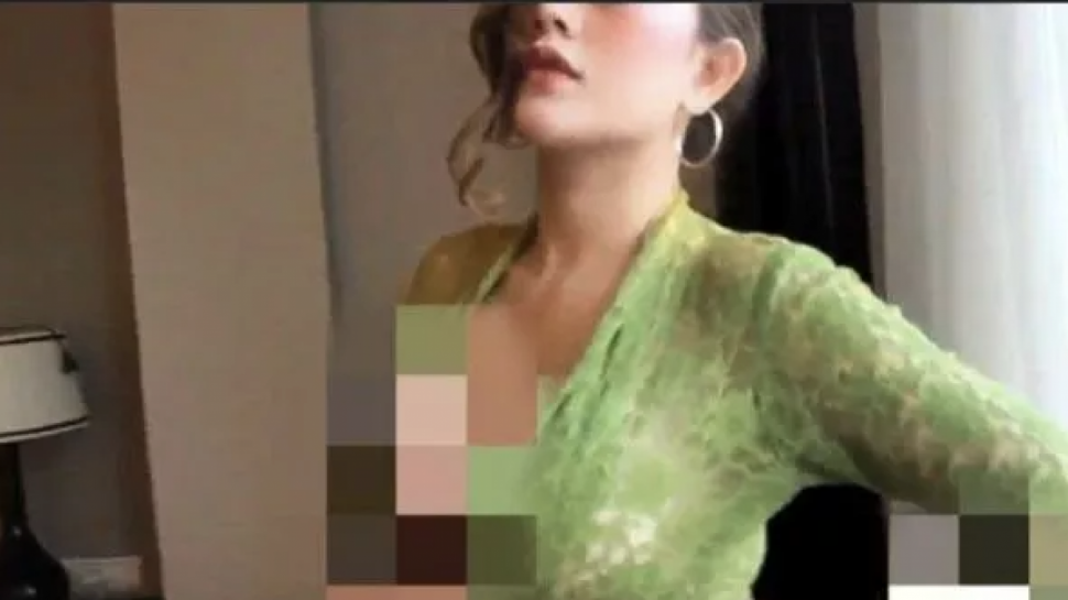 Sosok Wanita Kebaya Hijau Di Video Syur Yang Viral Diduga Seorang