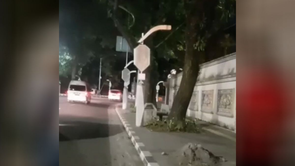 Viral Pemuda Di Medan Berdoa Minta Lampu Pocong Diikat Karena Tak