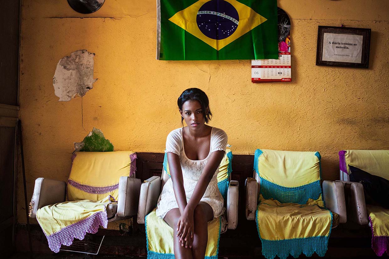 Seorang perempuan di Rio de Janeiro, Brasil. (Dok.Mihaela Noroc)