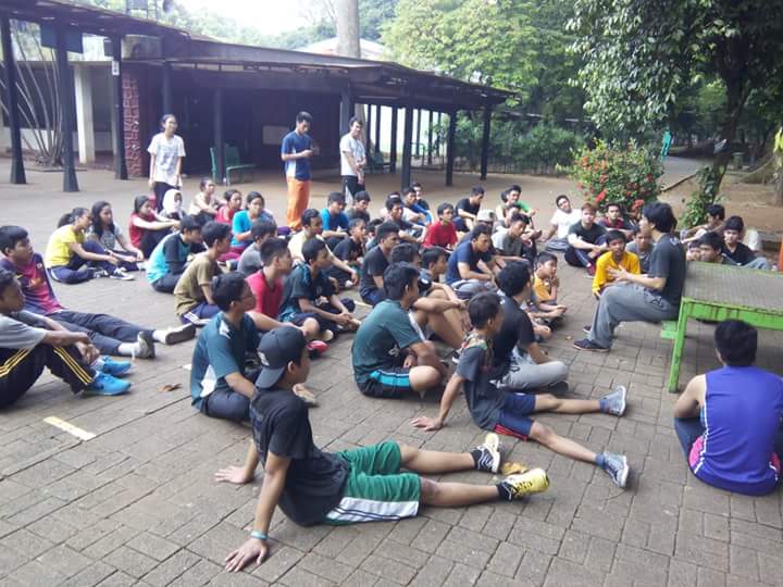 Anggota Komunitas Parkour Indonesia usai berlatih. (suara.com/Dinda Rachmawati)