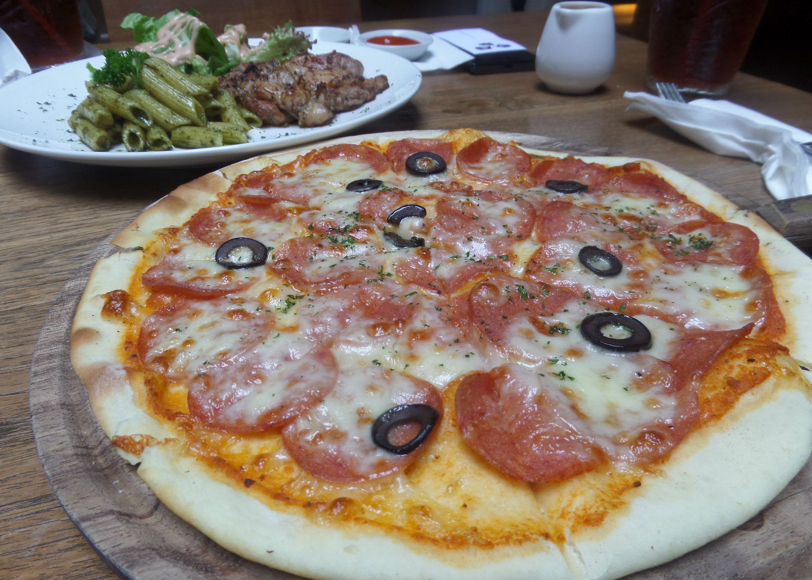 Pizza Italia, menu favorit di Dia.Lo.Gue Artspace. (Foto: suara.com/Dinda Rachmawati)