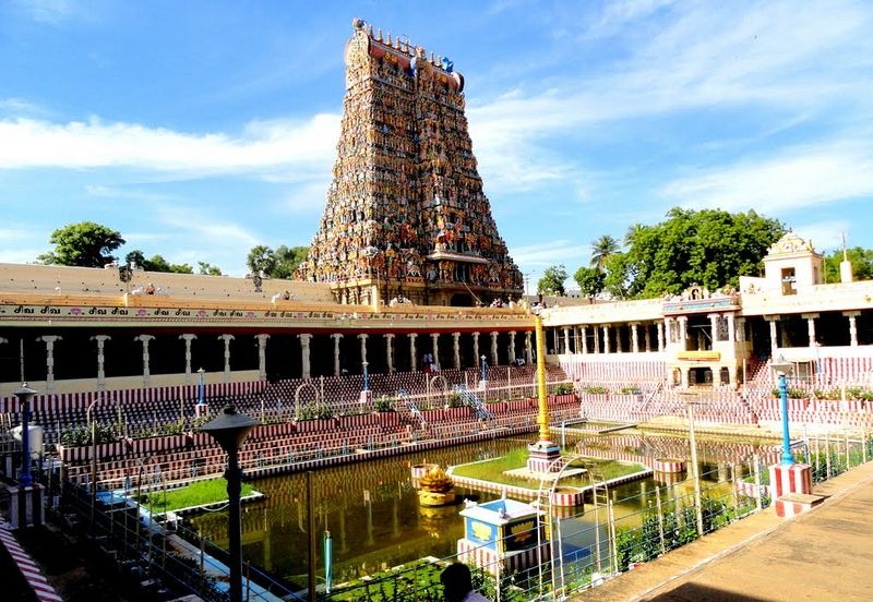 Kuil Meenakshi di Madurai, India. (Sumber: Panoramio)