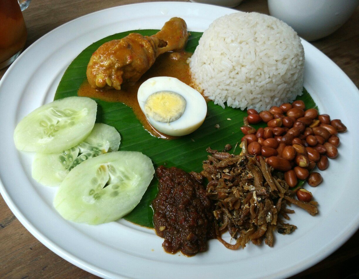 Nasi lemak di Lemongrass Resto. (Foto: suara.com/Firsta Nodia)