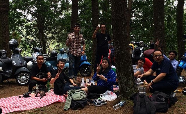 Tak hanya ngopi di Coffee Shop, Vesparista pun punya kegiatan outdoor rutin. (Foto: Dok. Pribadi)