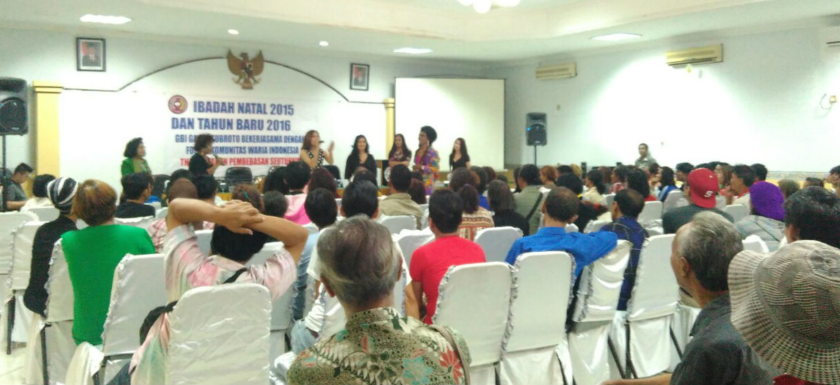 Forum Komunikasi Waria Indonesia (FKWI) saat menggelar sebuah seminar. (Suara.com/Firsta Nodia)