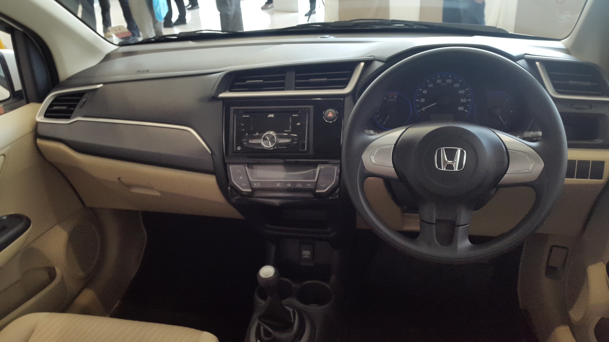 Tampilan dashboard Honda New Mobilio yang diluncurkan di Jakarta, Selasa (19/1) [Suara.com/Deny Yuliansari].