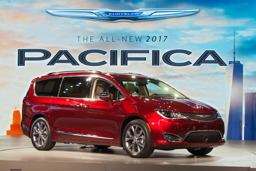 Chrysler Pacifica (Shutterstock).