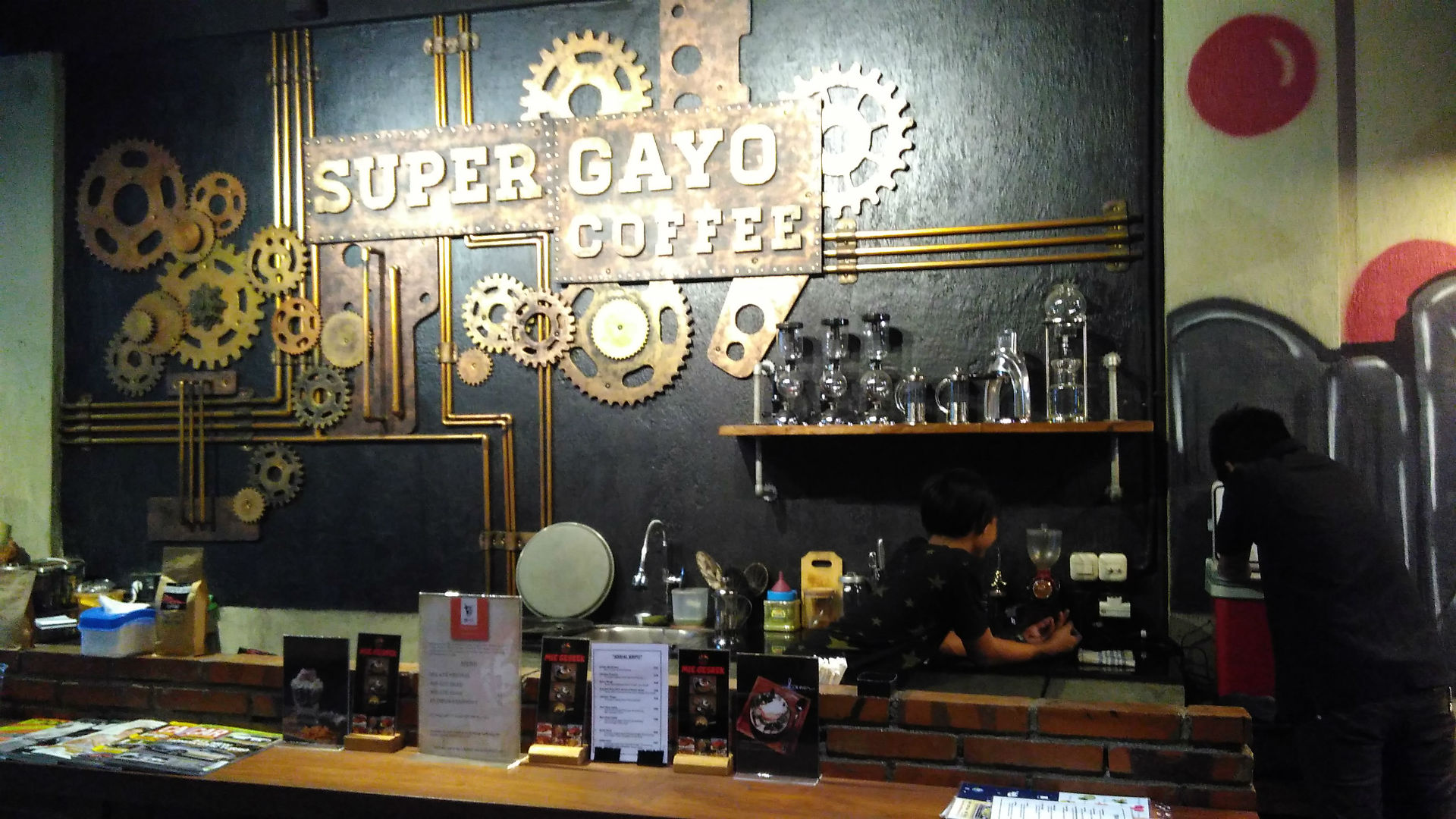 Interior ruangan Super Gayo Coffee. (Suara.com/Dinda Rachmawati)