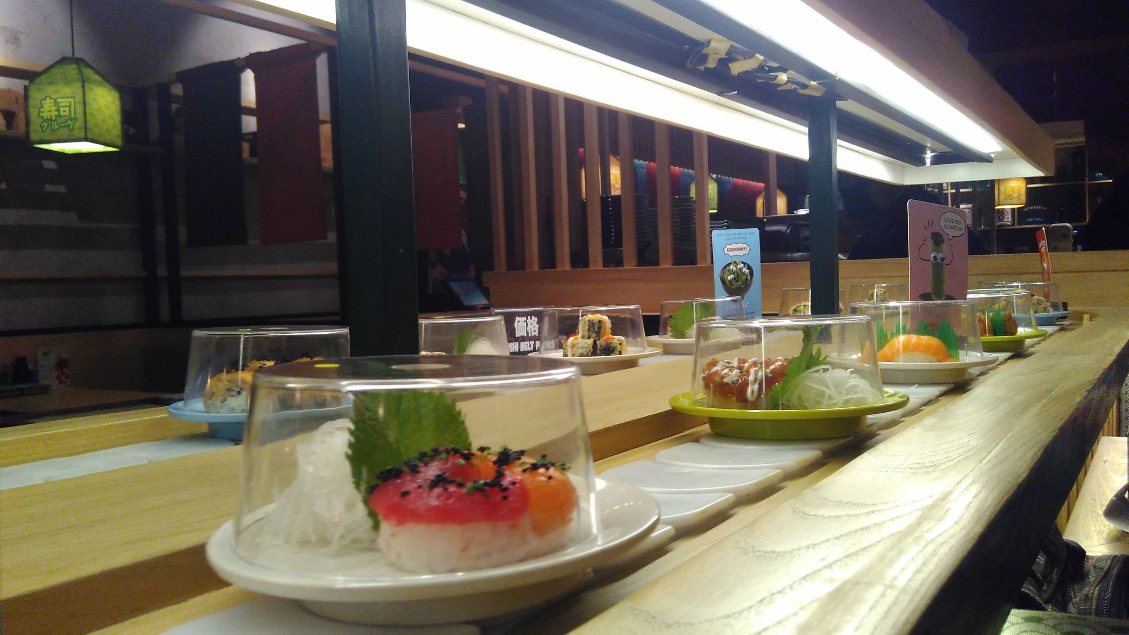 Menu terbaru Sushigroove, Sushi Donat. (Suara.com/Dinda Rachmawati)