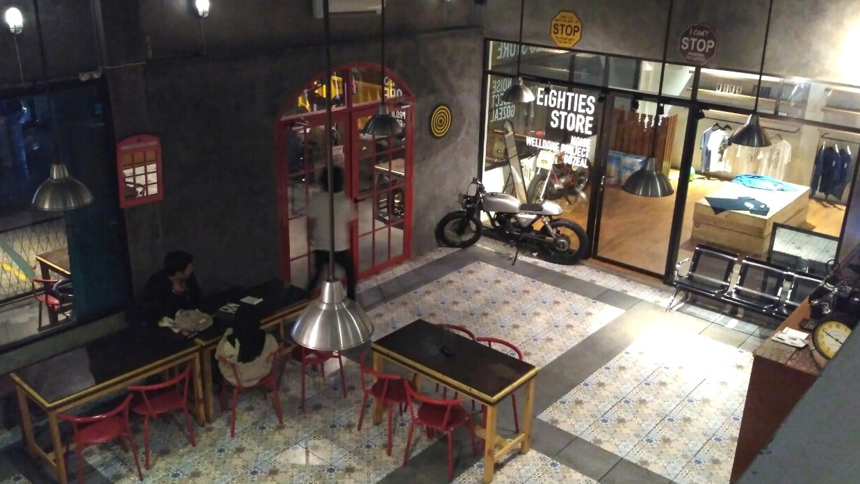 Nocturnal Cafe di Kebayoran Lama