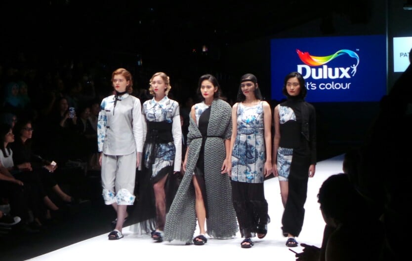 Koleksi Patrick Owen yang terinspirasi dari Dulux Color of The Year yang dipamerkan di JFW 2017. (Suara.com/Dinda Rachmawati)