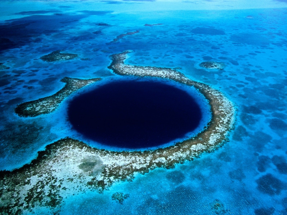 Great Blue Hole, Belize. (Foto: www.theyucatantimes.com)