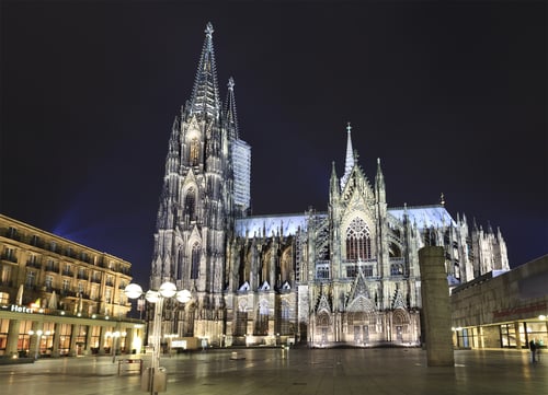 Cologne Cathedral, Jerman, di waktu malam. (Shutterstock)