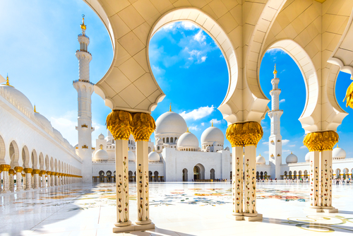 Masjid Sheikh Zayed terletak di Ibu Kota Emirat Arab. (Shutterstock)