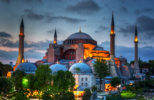 Gereja ortodoks Yunani, Hagia Sophia, Istanbul, Turki, yang pernah menjadi masjid dan kini menjadi museum. (Shutterstock)