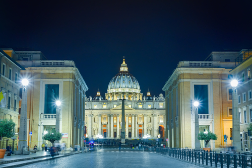  Basilika Santo Petrus, Roma, Italia. (Shutterstock)