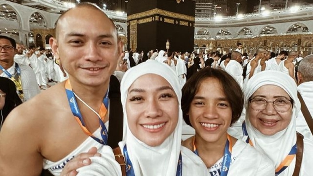BCL dan Tiko Aryawardhana Umrah Bareng, Ibu Ashraf Sinclair: Semoga Semuanya...