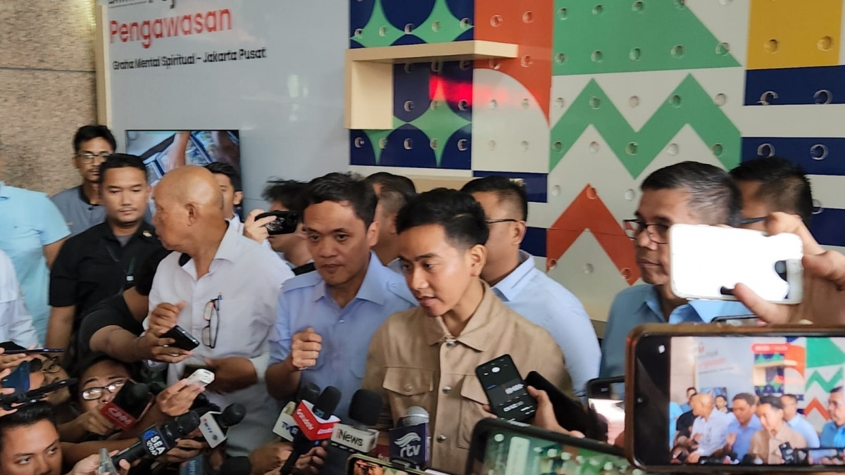 Diperiksa Bawaslu Jakpus, Gibran Tegaskan Bagi-bagi Susu Gratis di CFD Bukan Kampanye Politik