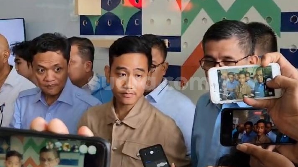 Gibran Malah Buang Muka saat Ditanya, Asal Susu yang Dibagikan Saat CFD Masih Jadi Misteri