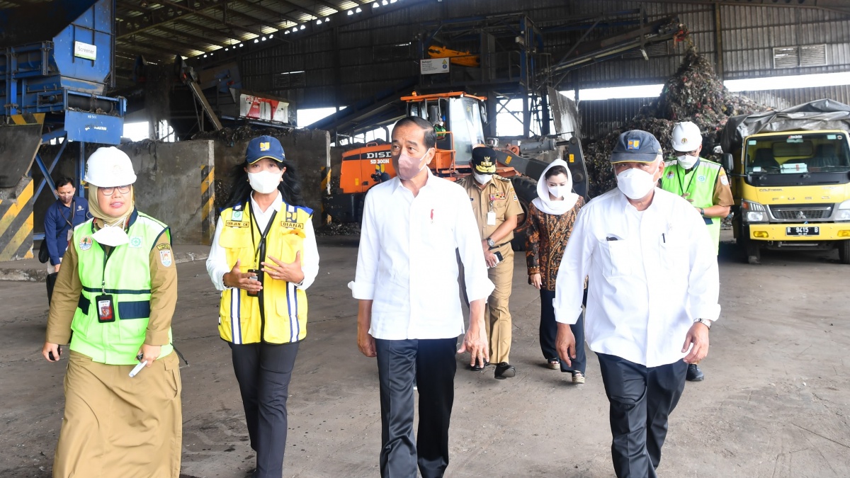 Jokowi Kunjungi Fasilitas RDF Plant Pertama di Indonesia