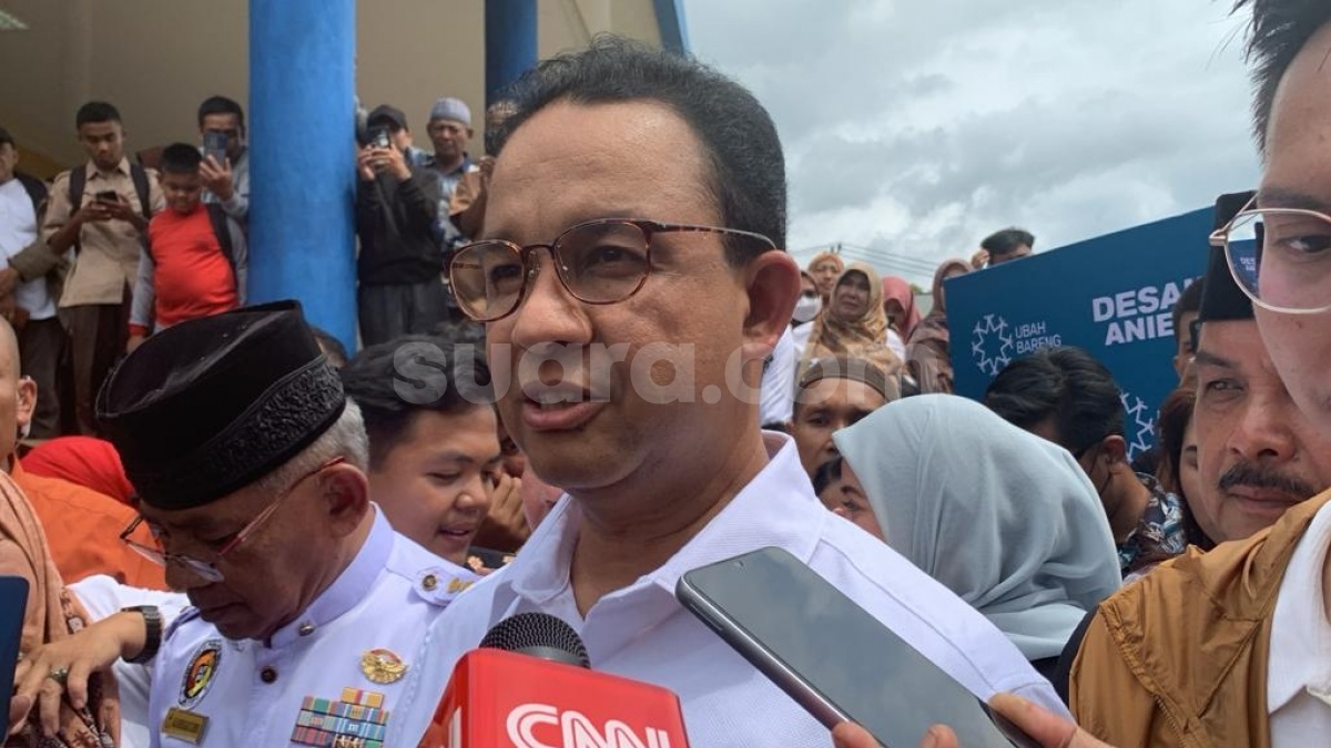 Satpol PP di Garut Terang-terangan Dukung Gibran, Anies: Di Mana Komitmen Netralitas?