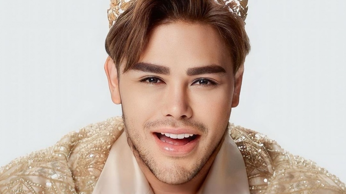 Pantas Ditegur KPI, Ivan Gunawan Tampil Percaya Diri Pakai Gaun Saat Fashion Show