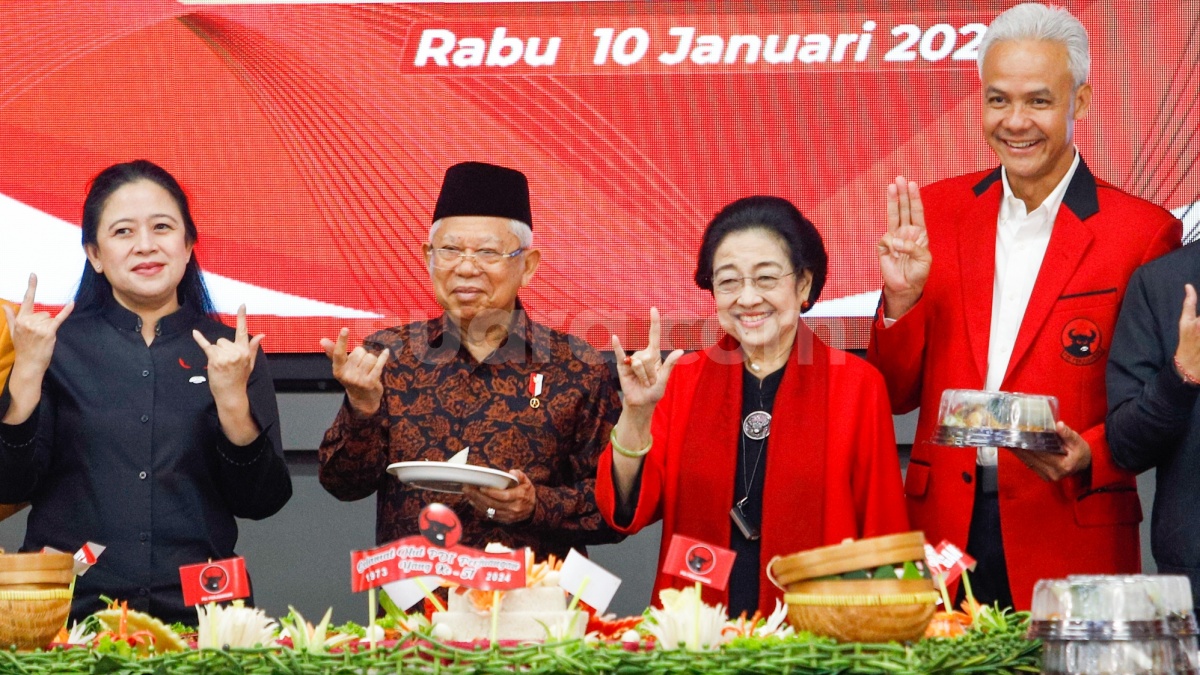 Kata PDIP Soal Pose Tiga Jari Ma'ruf Amin: Bukti Persahabatan