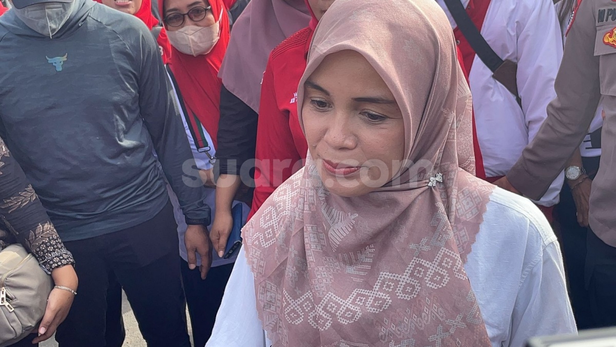 Senang Joget Saat Dampingi Ganjar Pranowo Kampanye, Netizen Tak Percaya Saat Siti Atikoh Ngaku Dirinya Introvert