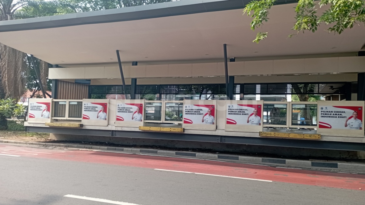Foto Pj Gubernur Heru di Halte TrasnJakarta Diprotes, Legislator PKS Curigai Ini