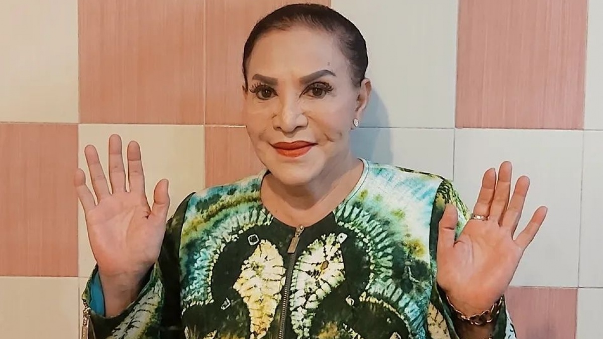 Mpok Atiek Nangis Sesenggukan di Pelukan Indro Warkop Usai Tak Bertemu Bertahun-tahun