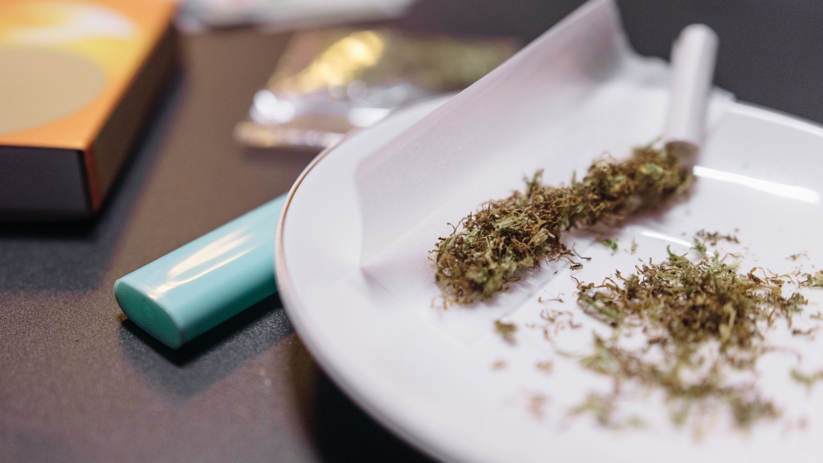 Penyerapan Tembakau oleh Industri Rokok Melambat, Pabrik Pilih Habiskan Stok Lama
