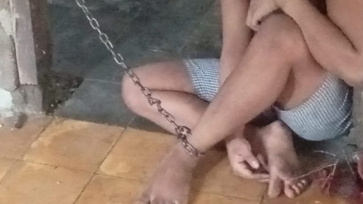 4 Bocah Dirantai dan Kelaparan di Rumah, Terbongkar Usai Satu Anak Nekat Curi Kota Amal Masjid