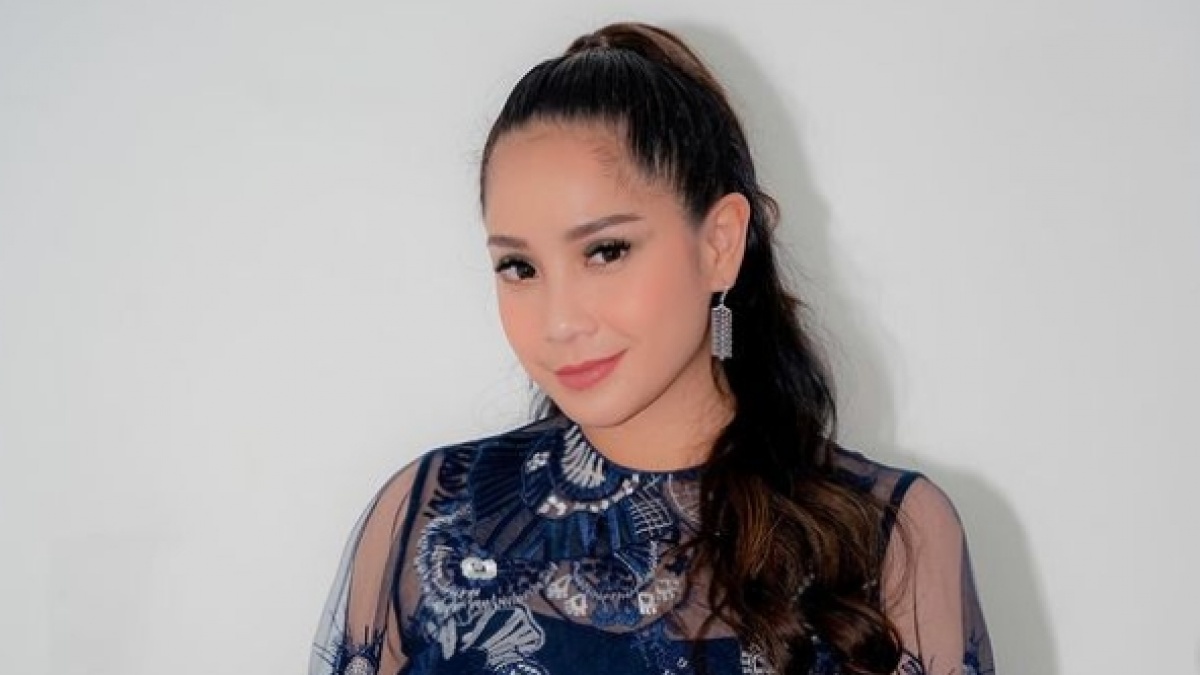Nagita Slavina Dicibir Minum Sambil Jalan Saat Haji, Memang Sunnah yang Benar Bagaimana?