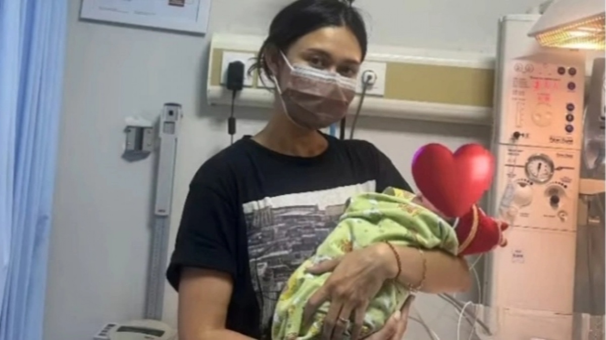 Momen Haru Nana Mirdad Berpisah dengan Bayi Terlantar yang Ditemukan di Semak Dekat Rumah