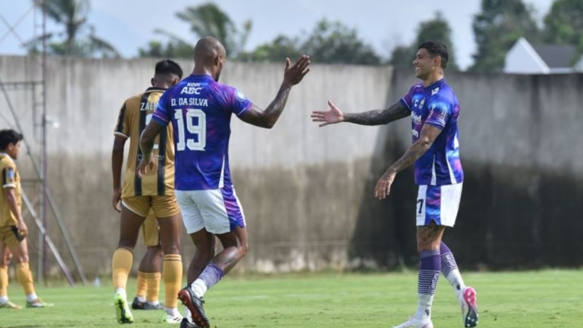 3 Calon Pemain Terbaik BRI Liga 1 2023-2024, Dua Striker Persib Saling Sikut