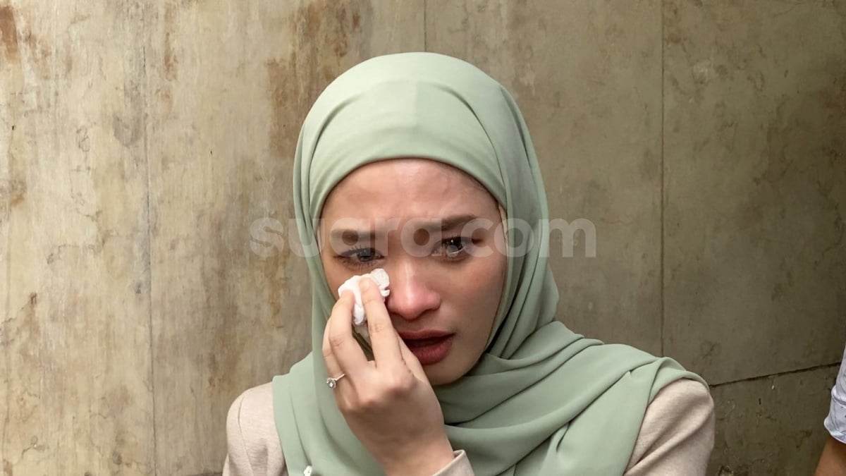 Usai Diperiksa Kasus Akses Ilegal Laporan Virgoun, Tangis Inara Rusli Pecah