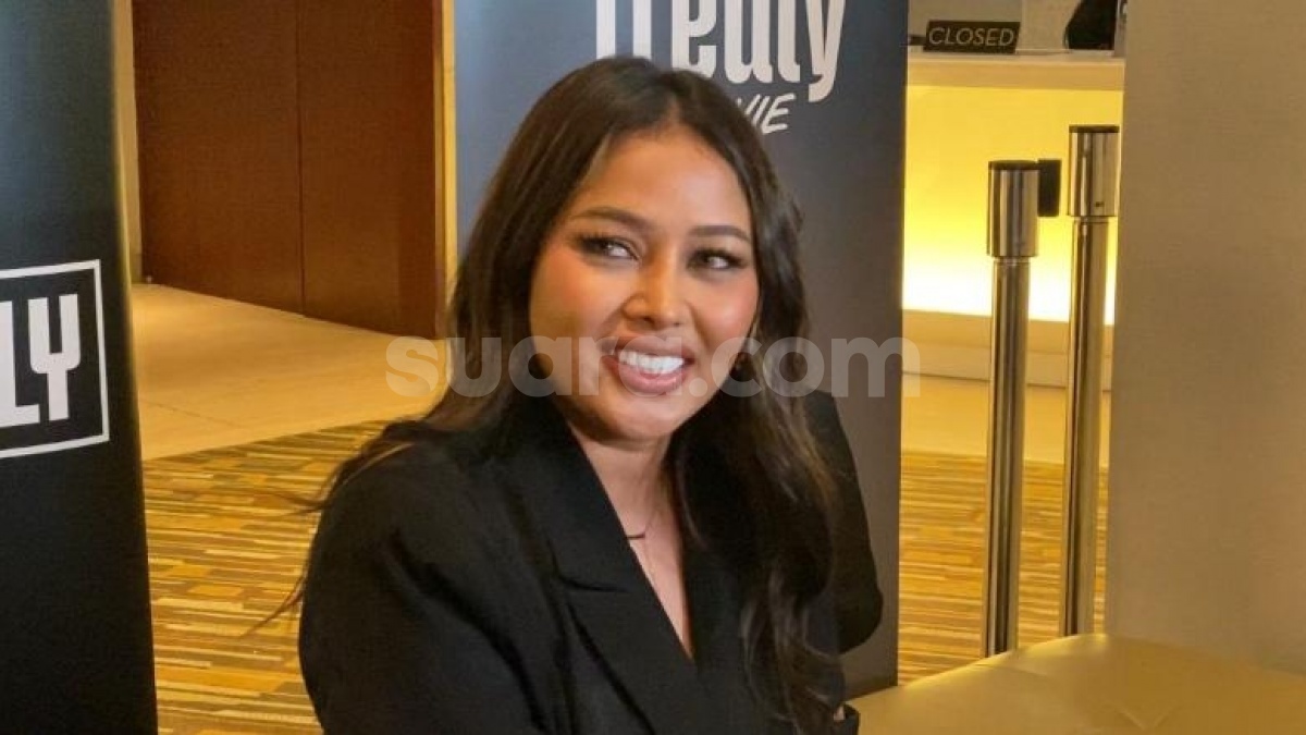 Ajari Gewa Doa Makan Secara Islam, Agama Mutia Ayu Digunjing Lagi