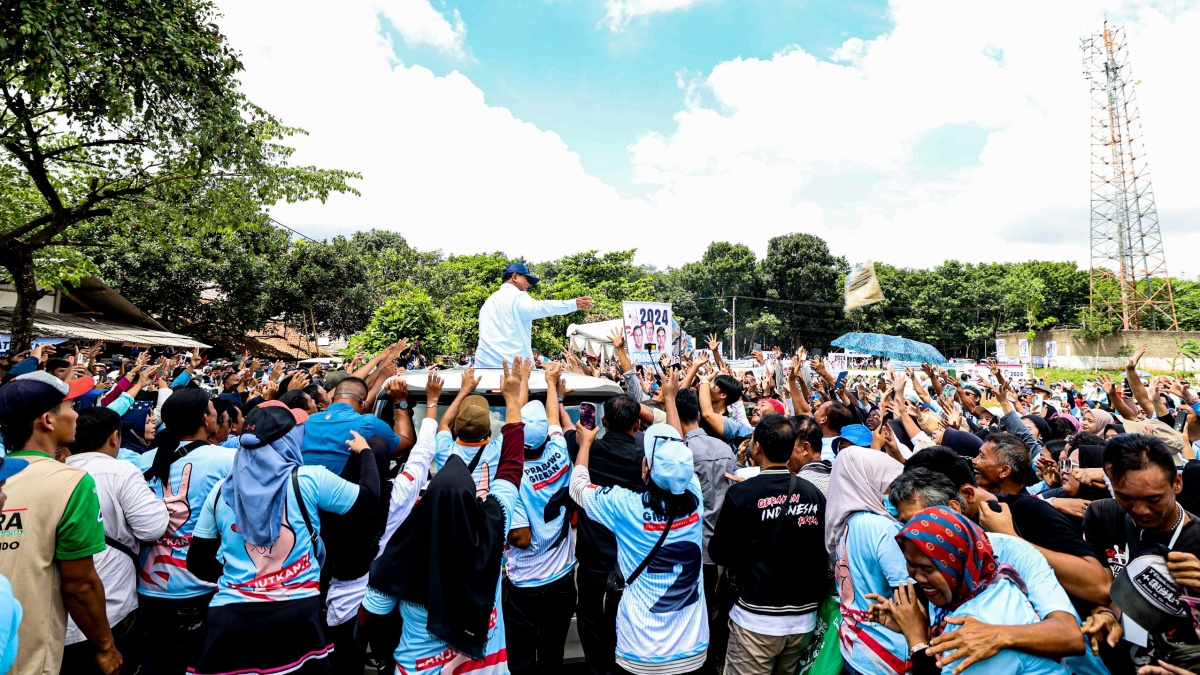 Ribuan Warga Subang Bertemu Prabowo dan Doakan Menang Satu Putaran